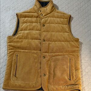 Like NEW w/o tags vineyard vines, corduroy vest, jacket.